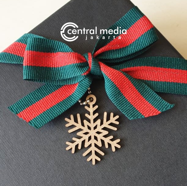 Hang Tag Natal Kayu